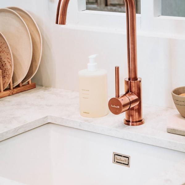 Fresh Ceramics Classic Kitchen Faucet
