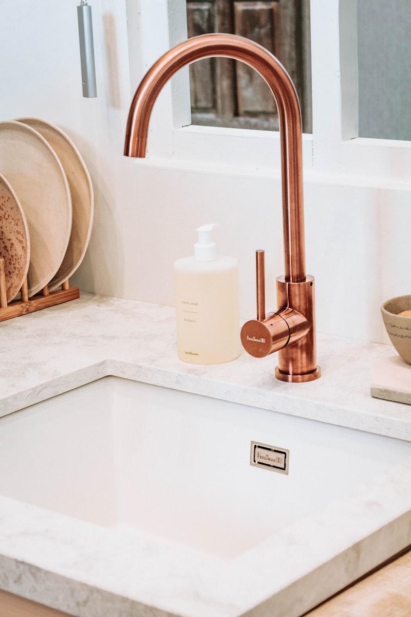 Fresh Ceramics Classic Kitchen Faucet