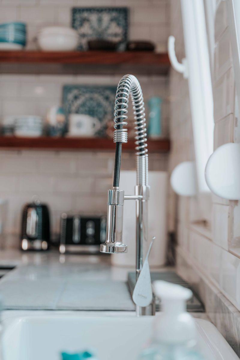 Fresh Ceramics Classic Kitchen Faucet — view 2